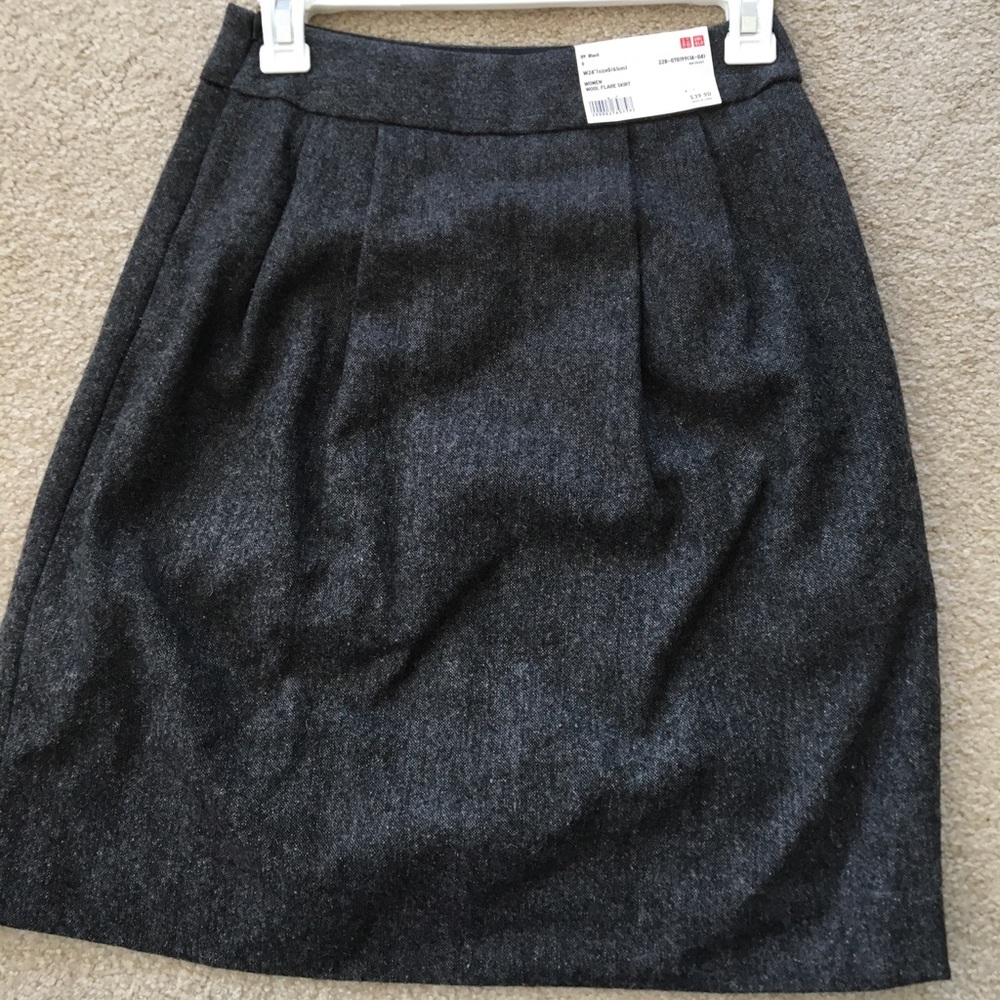Uniqlo Women’s wool flare skirt